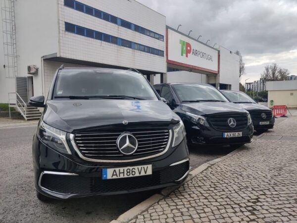 Private Lisbon Airport Transfers: Your Journey, Your Way - Tailored Transfers and Scenic Journey