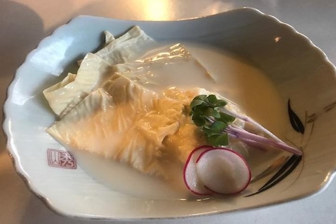 Private Local Food Tour With Expert Guide in Downtown Kyoto - Pricing and Guarantee