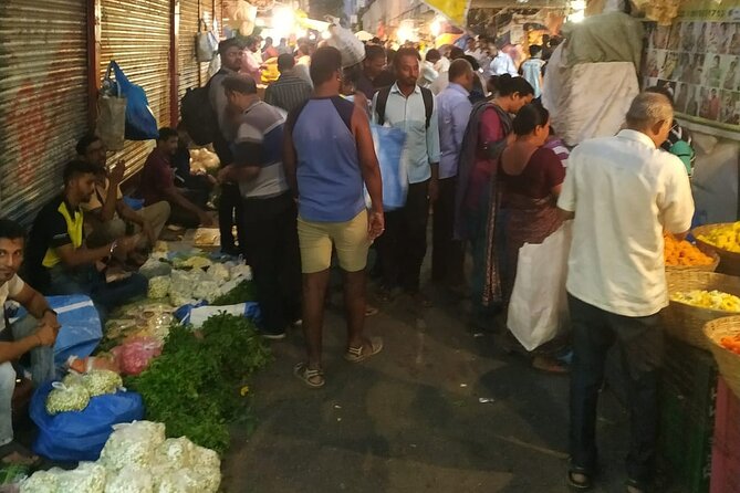 Private Local Market Tour and Local Street Food Tour in Mumbai - Participant Requirements