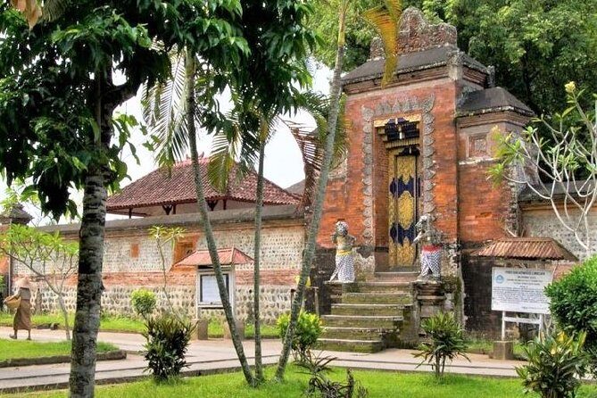 Private Lombok Cycling Tour : Lingsar Temple, Rice Field, Village & Market Tour - Good To Know