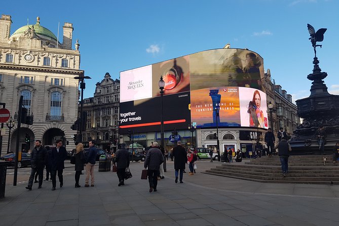 Private London Evening Tour by Car - Tour Guide Leonardo