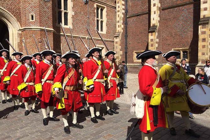 Private London Hampton Court Palace Tour by Private Vehicle - Directions