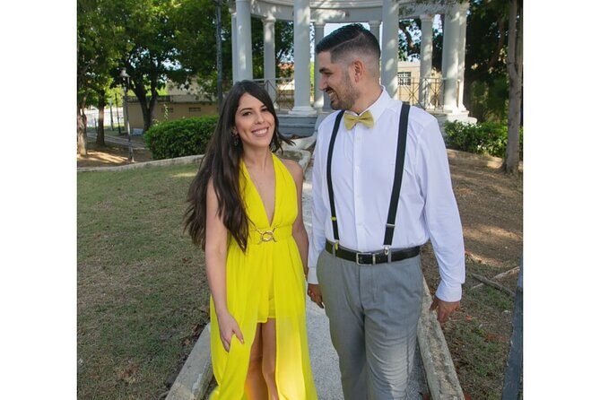 Private Love Story Photoshoot for Couples in Ponce - Who Will Love This Tour?