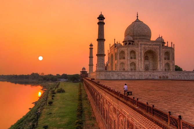 Private Luxurious Overnight Taj Mahal Tour With Agra Walks - Traveler Experience Highlights
