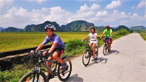 Private Luxury 1 Day Tour: Trang An, Mua Cave, Bich Dong - Inclusions and Amenities