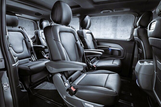 Private Luxury Airport Transfer to/from Central Auckland - An Authentic Touch: What Travelers Say