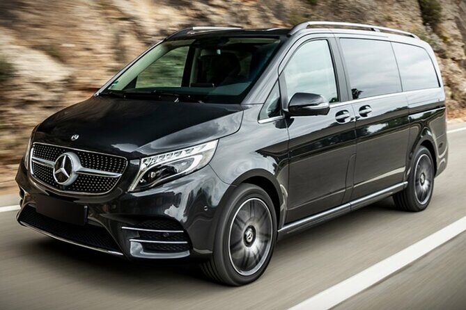 Private Luxury Airport Transfer to/from Central Auckland - The Sum Up