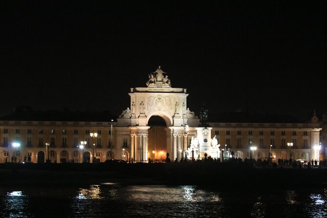 Private Luxury Boat Tour (Morning/Afternoon/Sunset/Evening) - Professional and Knowledgeable Staff