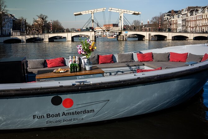 Private Luxury Cruise With Pizza and Drinks in Amsterdam - Cruise Itinerary and Duration