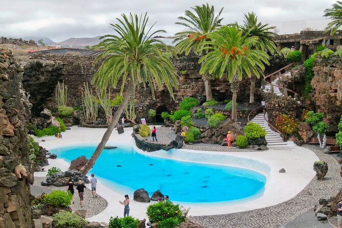 Private Luxury Full Day Timanfaya Tour, Jameos Del Agua and Cueva De Los Verdes - Common Questions