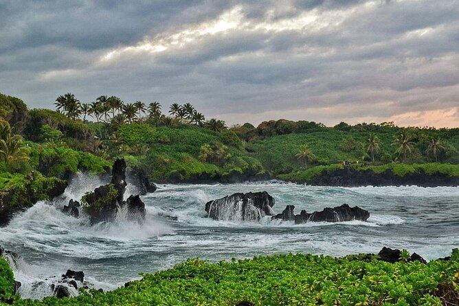 Private Luxury Hana Tour in 7 Passenger SUV - Authentic Local Guidance and Experience