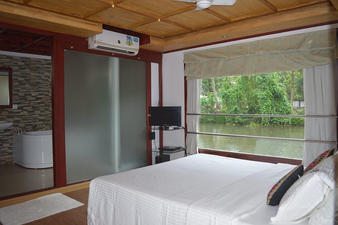 Private Luxury Houseboat Trip at Alleppy Backwaters. - Pricing and Reservations
