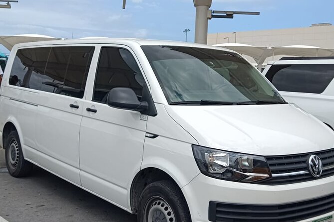 Private Luxury SUV Cancun Airport to Cancun Hotel Zone - Meeting and Pickup
