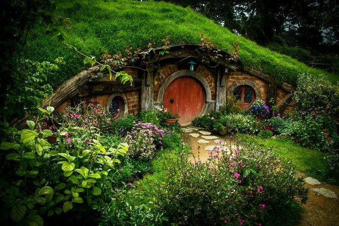 Private Luxury Tour From Auckland to Hobbiton Movie Set and Rotorua for Couples - Miscellaneous