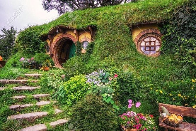 Private Luxury Tour to Hobbiton Movie Set for Couple and Small Groups From AKL - Tour Details