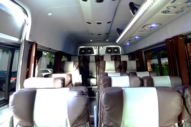 Private Luxury Transfer From Hotel to Cancun International Airport (1 to 5) - Professional Driver for On-Time Hotel Pickup