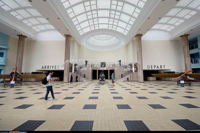 Private Luxury Transfer From Paris to Bourget Airport - Overview of the Service