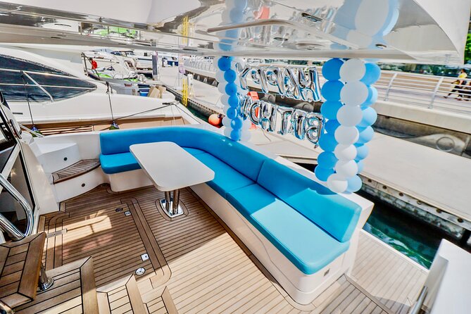 Private Luxury Yacht Cruise Around Atlantis and Dubai Marina - Cancellation Policy