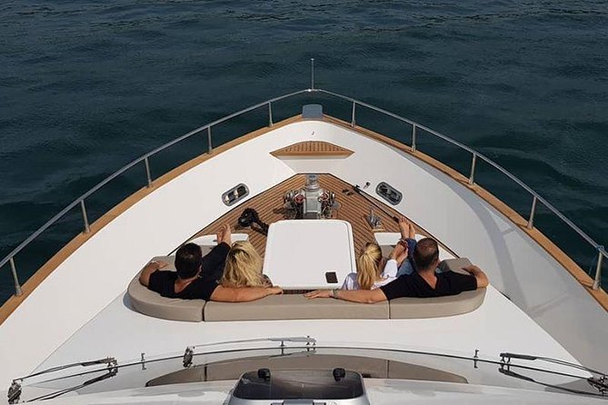 Private Luxury Yacht Cruise in Istanbul - Inclusions