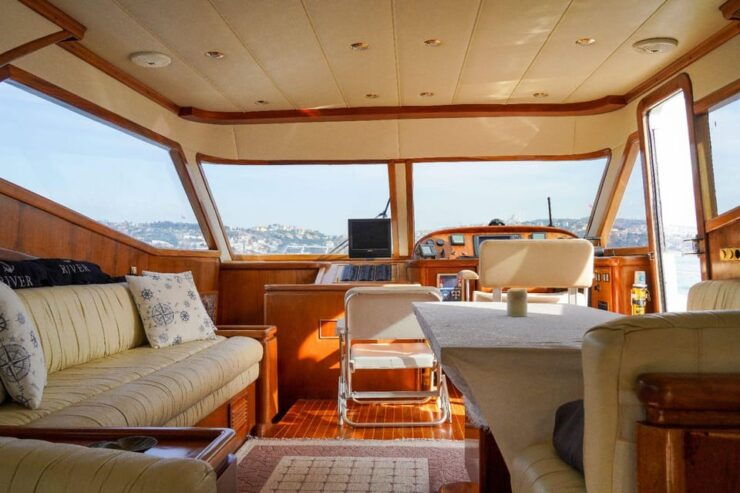 Private Luxury Yacht Cruise With Tour Guide on Bosphorus - Key Points