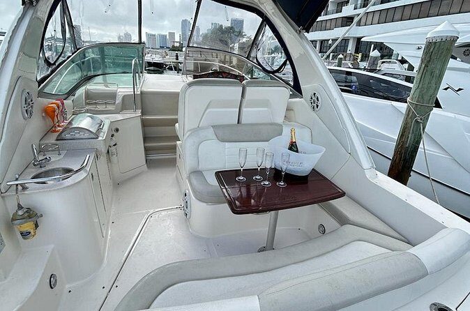 Private Luxury Yacht in Miami - FAQ