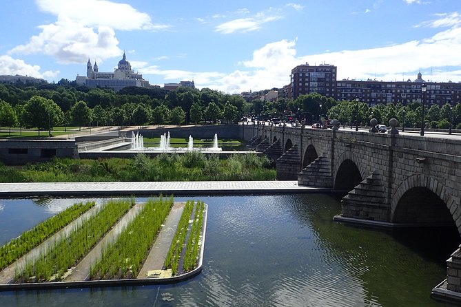 Private Madrid City Tour Bike or E-Bike Exclusive Guided Tour - Common Questions