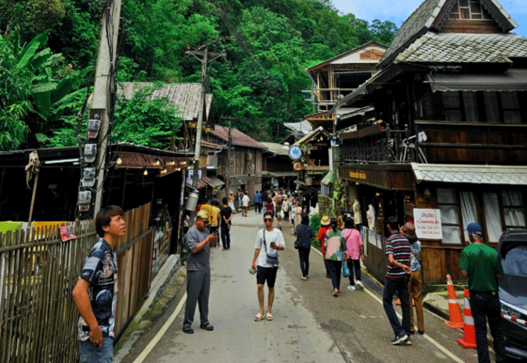 PRIVATE : Mae Kampong, Claai Cafe, Waterfall & Hot Springs - Exploring Mae Kampong Village