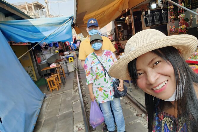 Private Maeklong Railway Market and Amphawa Day Tour From Bangkok - Review Ratings