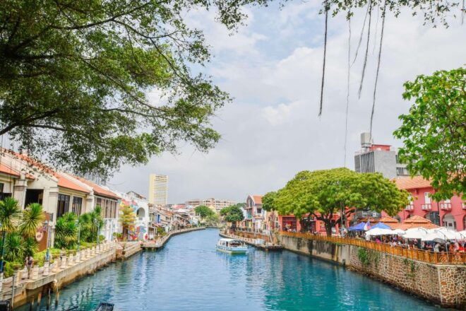 Private: Malacca Night Tour With River Cruise & Trishaw Ride - River Cruise Experience