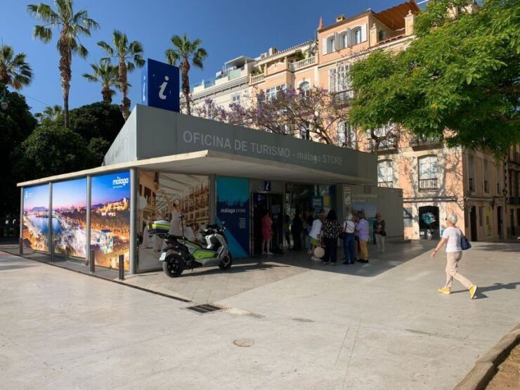 Private Málaga Walking Tour With Churros and Sweet Wine! - Meeting Point Details