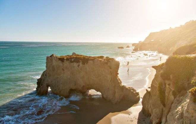 Private Malibu Tour: From the Beaches to the Mansions - Getty Villa Museum Option