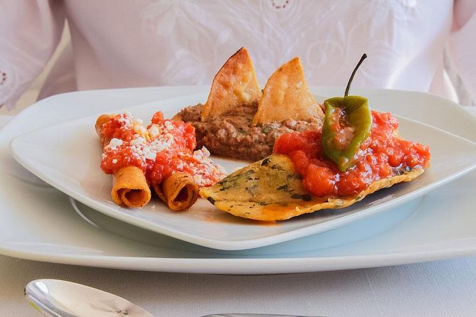 Private Market Tour and Authentic Mexican Cooking Class in Merida With Transfers - Private Transfers and Tour Details