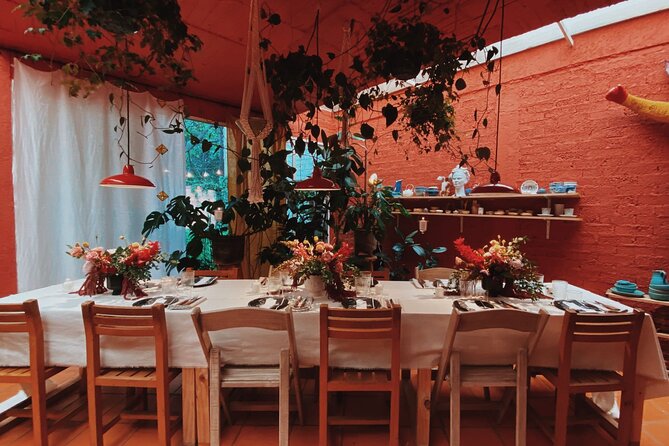 Private Market Tour and Mexican Cooking Class With Locals - Market Tour With Local Vendors