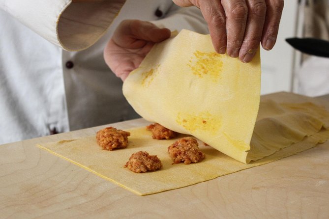 Private Market Tour, Pasta Making Class and Dinner With a Local Chef in Florence - Meeting Point