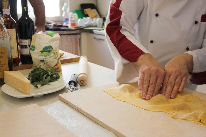 Private Market Tour, Pasta Making Class and Dinner With a Local Chef in Florence - Pasta Making Class