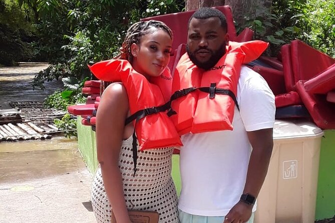 Private Martha Brae River Rafting Tour With Transportation - Inclusions and Experiences
