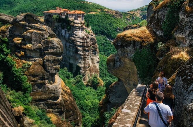 Private Meteora Monasteries Tour From Thessaloniki! - Scenic Drives and Photo Stops