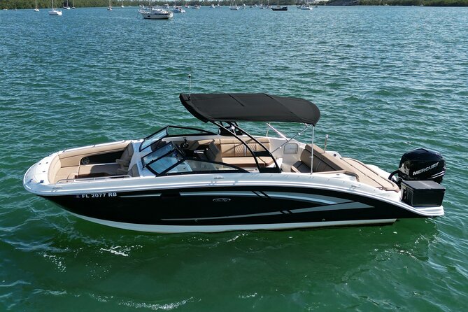 Private Miami Boat Tours With a Captain in a 29' Sundeck - Captain and Guide Experience