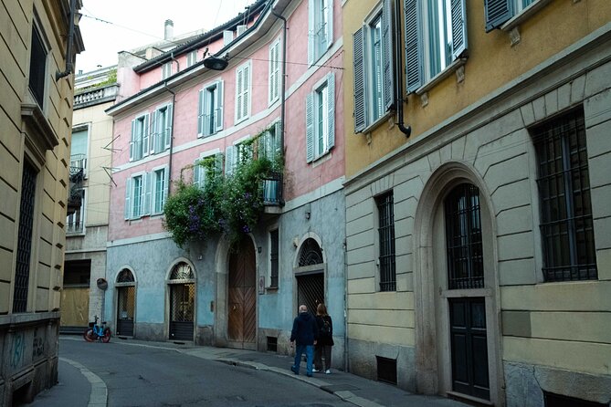 Private Milan Street Photography Walking Tour With an Artist - The Sum Up