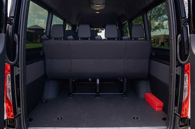 Private Minibus Round Trip Honolulu Airport HNL to/from Honolulu - The Experience in Detail