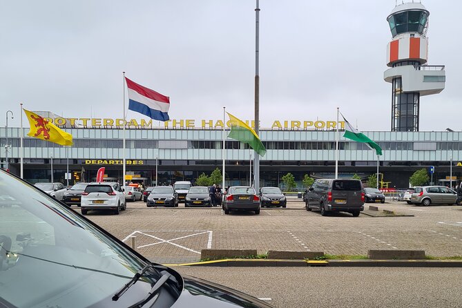 Private Minivan Transfer to Rotterdam - Performing Checks on Reviews