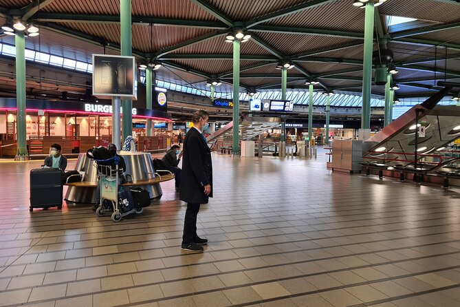 Private Minivan Transfer to Rotterdam - Assistance and Product Code