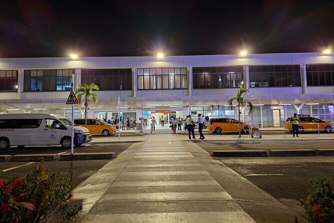 Private Momi Bay Transfers - The Drivers: Local Experts with a Personal Touch