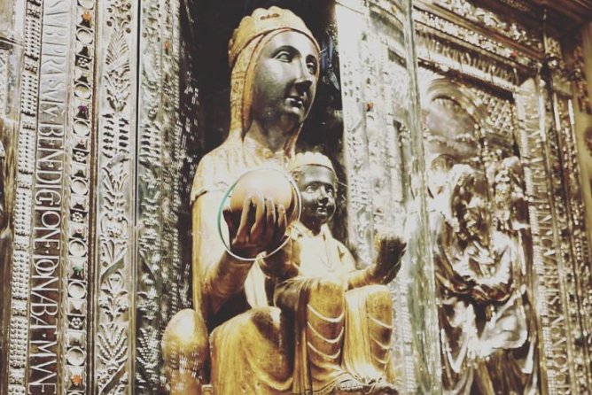 Private Montserrat Tour & Organic Farming Winery Local Lunch - Gourmet Lunch Experience