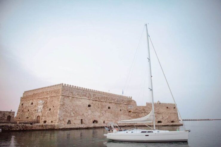 Private Morning Half Day Trip to Dia Island - Activity Details