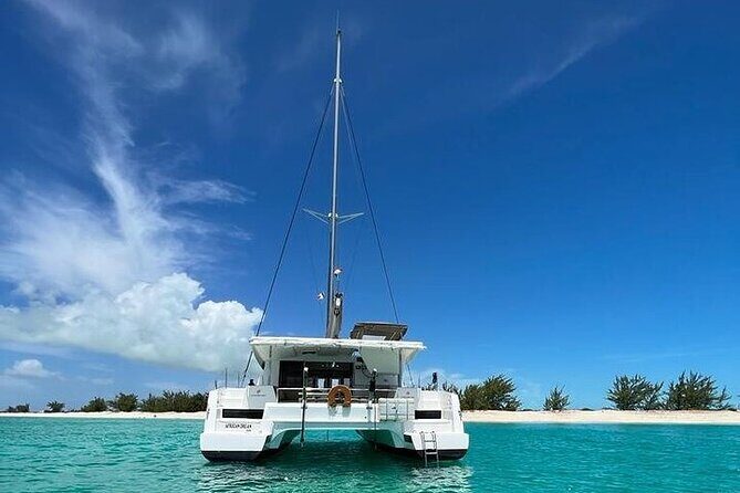 Private Morning Tour Catamaran 44 Big Ben - Inclusives and Comforts