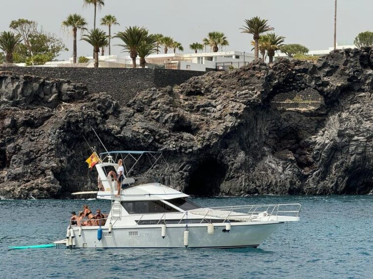 Private Motorboats for up 22 Passengers - Inclusions