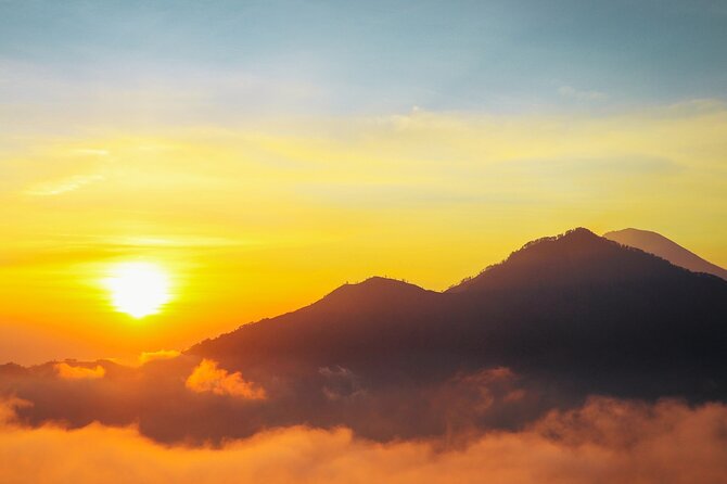 Private Mount Batur Sunrise 4WD Jeep Tour and Natural Hot Spring - Itinerary Overview