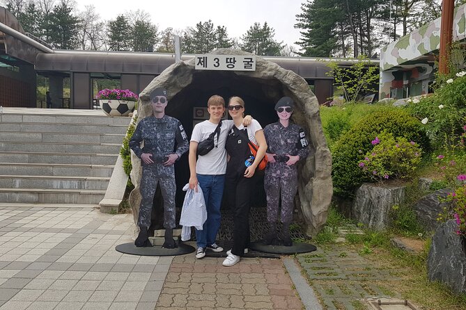 Private Mount Inwangsan Hiking Tour in Seoul With Korean Lunch - Common Questions