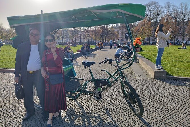 Private (Multi) Rickshaw and Guide Berlin Highlights and Secrets - Meeting and Pickup